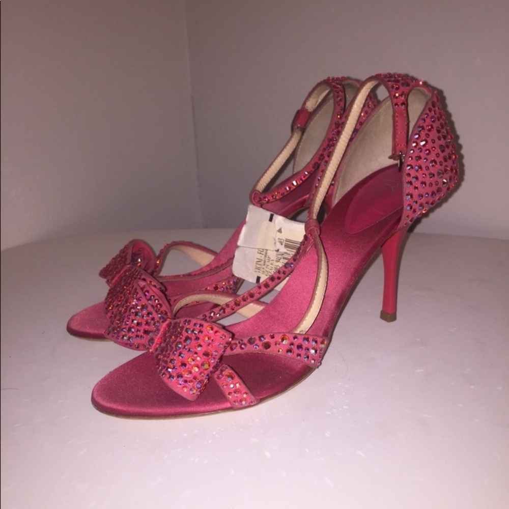 Giuseppe Zanotti Rhinestone Bow Sandals in sz 8. Store/floor display. - Picture 5 of 14